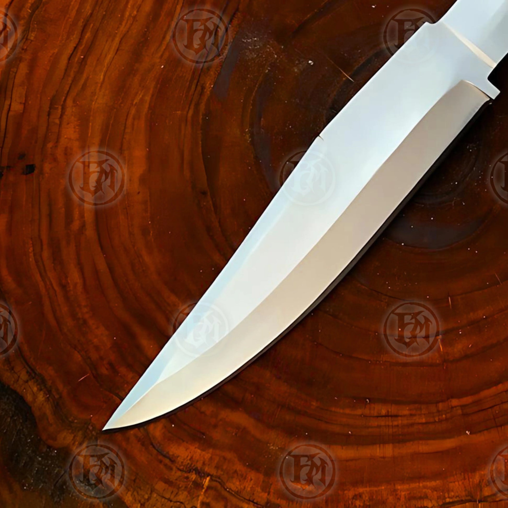 Premium Predator Movie Knife Cosplay Replica with Walnut Stand